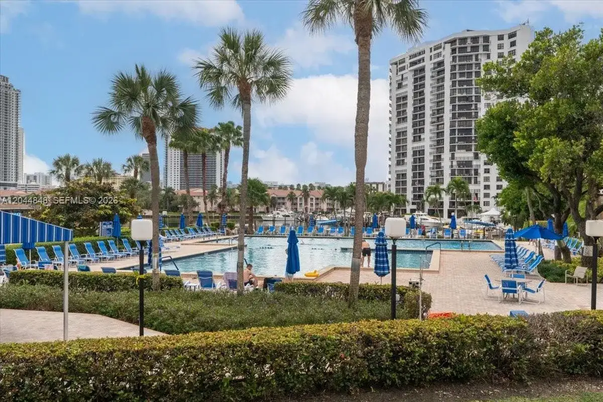 600 Three Islands Blvd # 1413, Hallandale Beach FL 33009 photo 5