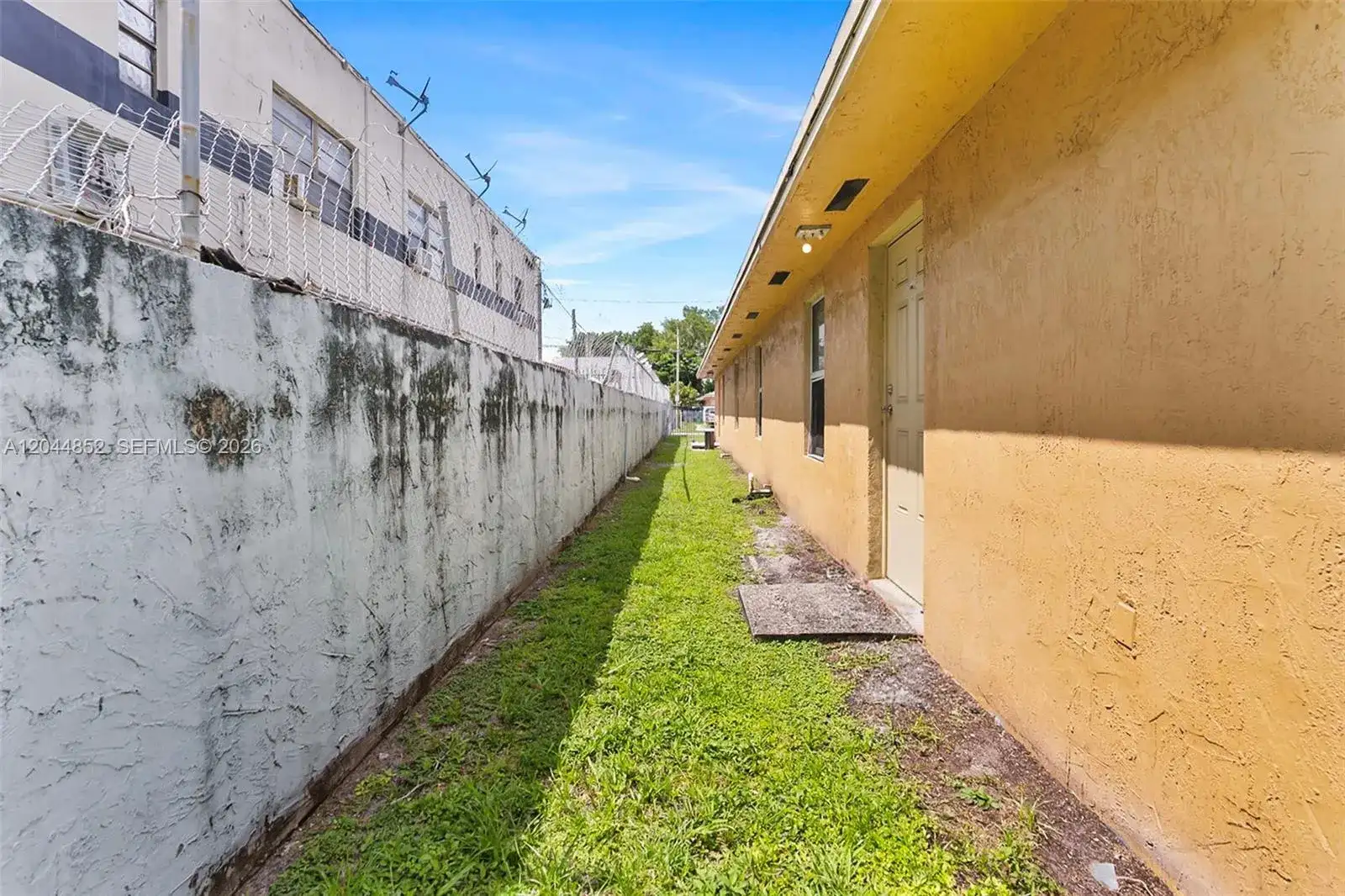 812 NW 70th St, Miami FL 33150 photo 4