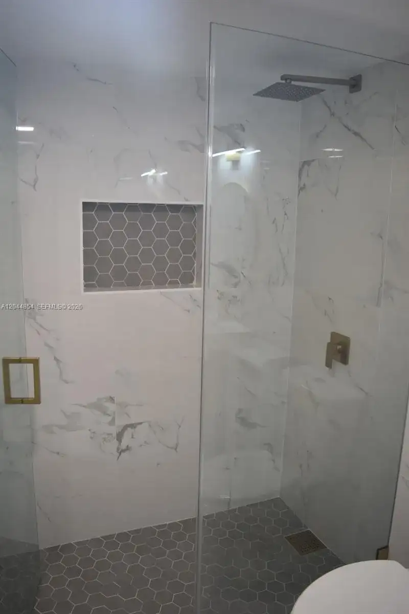 666 W 81st St # 311, Hialeah FL 33014 photo 3