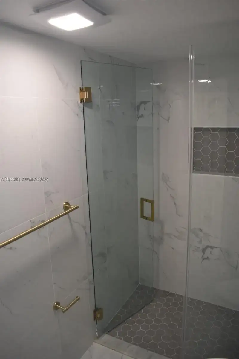 666 W 81st St # 311, Hialeah FL 33014 photo 4