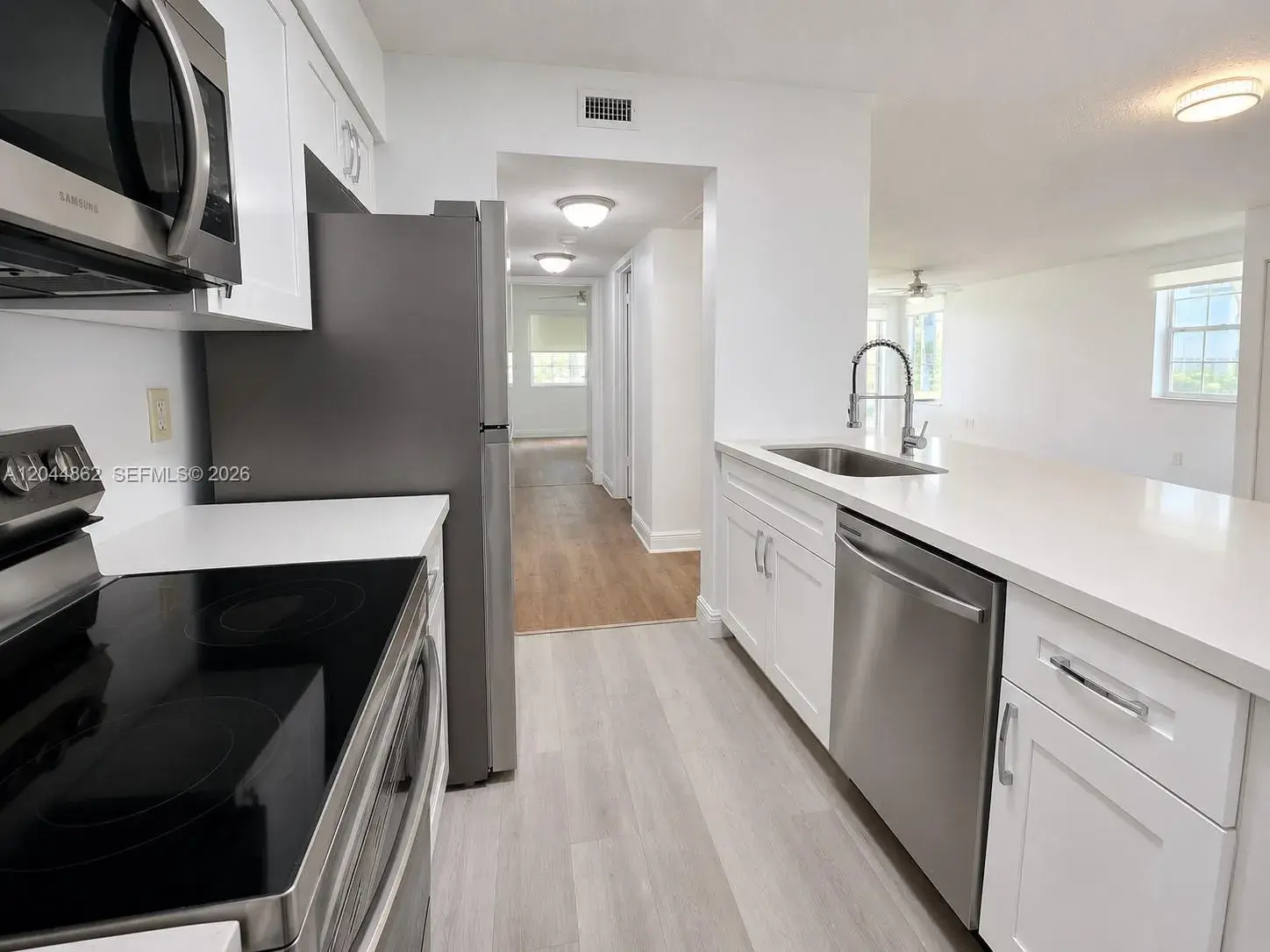2890 N Oakland Forest Dr # 102, Oakland Park FL 33309
