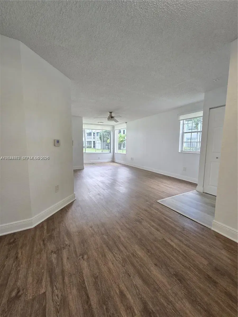 2890 N Oakland Forest Dr # 102, Oakland Park FL 33309