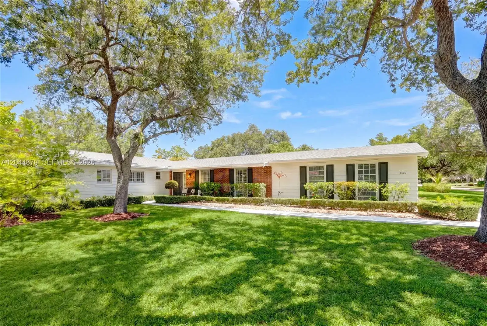 7520 SW 164th St, Palmetto Bay FL 33157