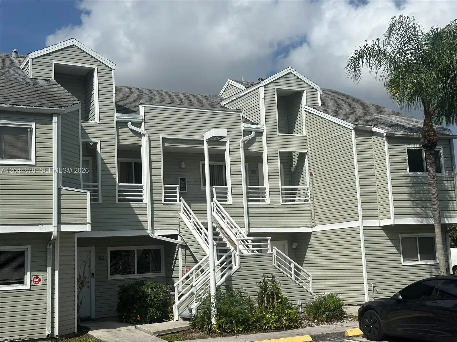 3417 NW 44th St # 206, Oakland Park FL 33309