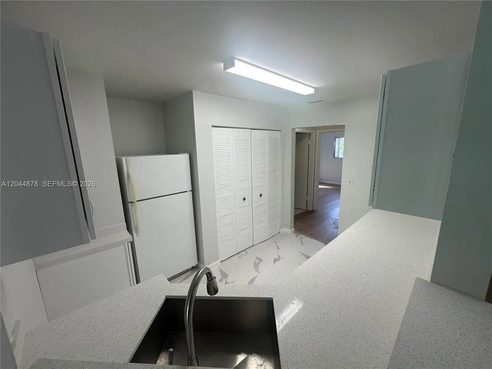 3417 NW 44th St # 206, Oakland Park FL 33309