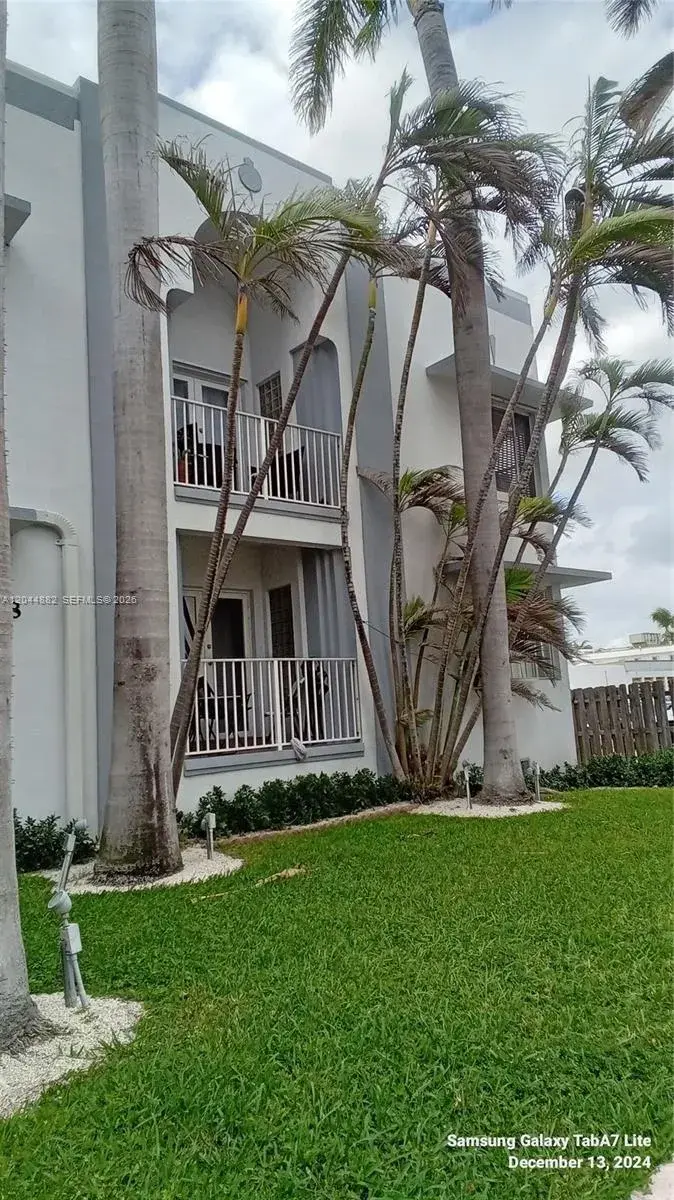 9248 Collins Ave # 205, Surfside FL 33154