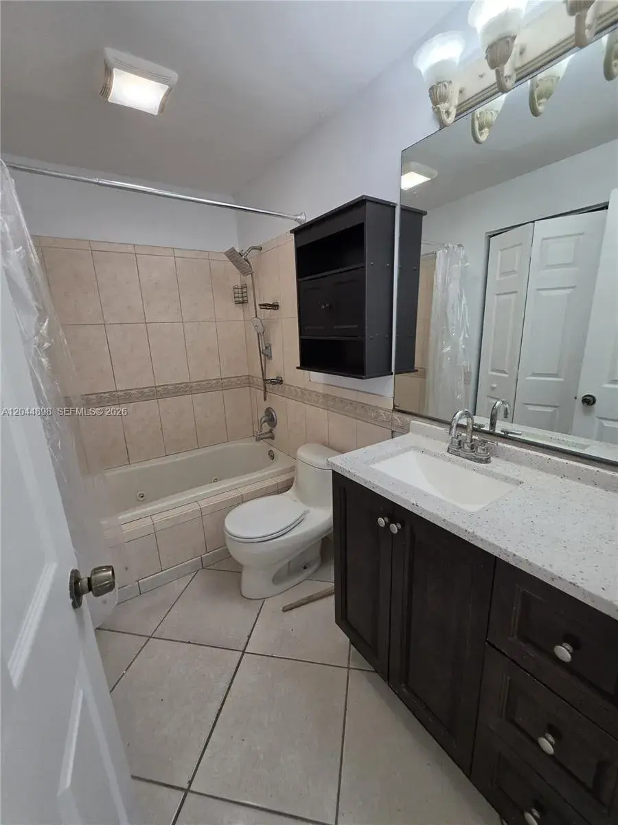 5720 Douglas St, Hollywood FL 33021