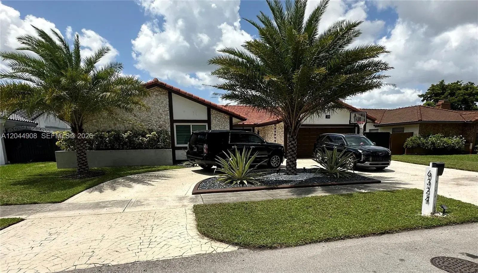 6324 NW 201st Ln, Hialeah FL 33015