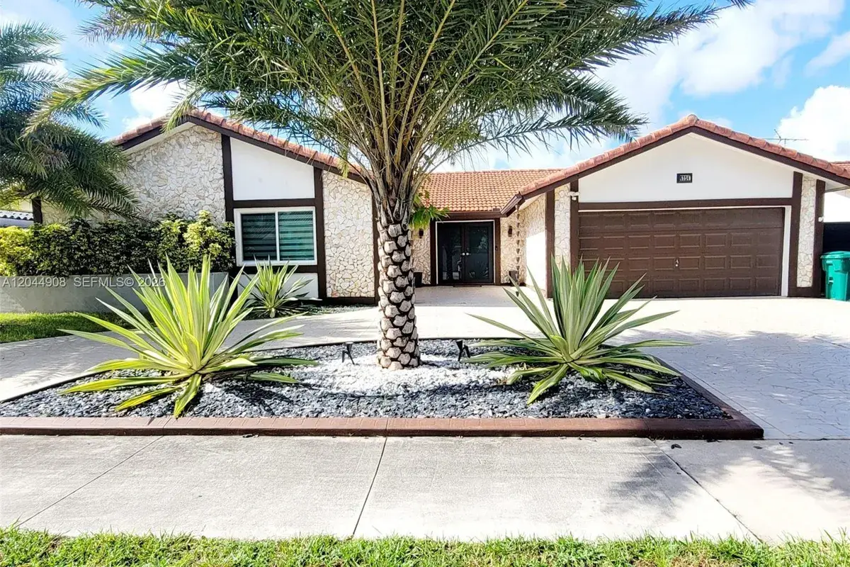 6324 NW 201st Ln, Hialeah FL 33015