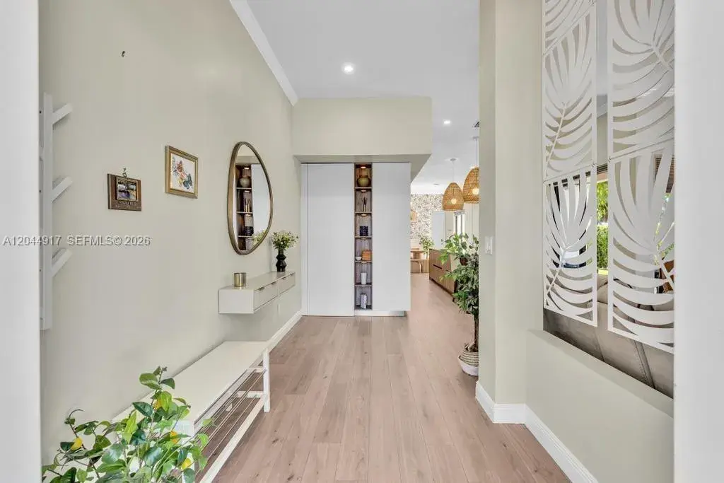 8289 NW 38th St, Cooper City FL 33024