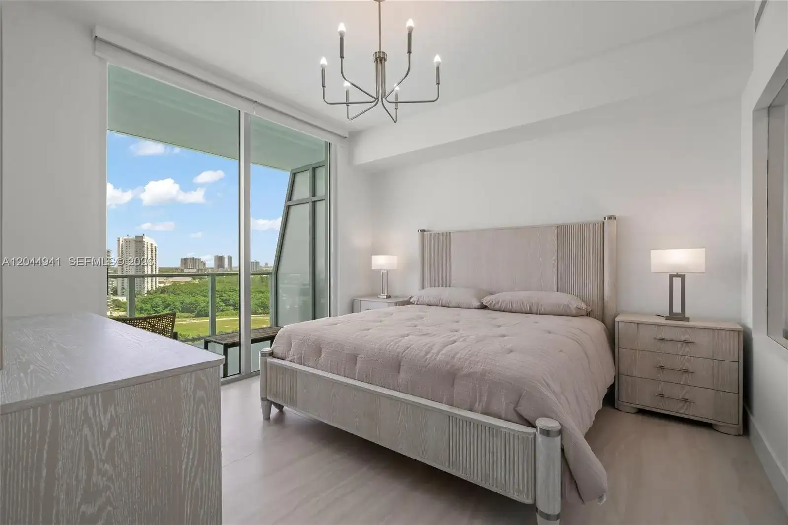 2411 Laguna Circle # 2107, Miami FL 33181 photo 4