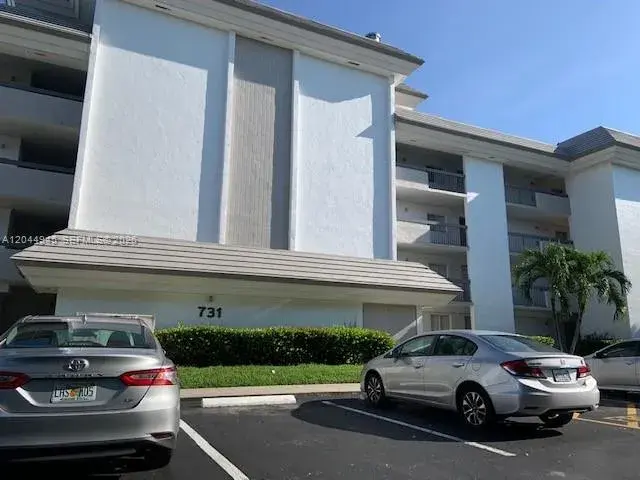 731 N Pine Island Rd # 305, Plantation FL 33324
