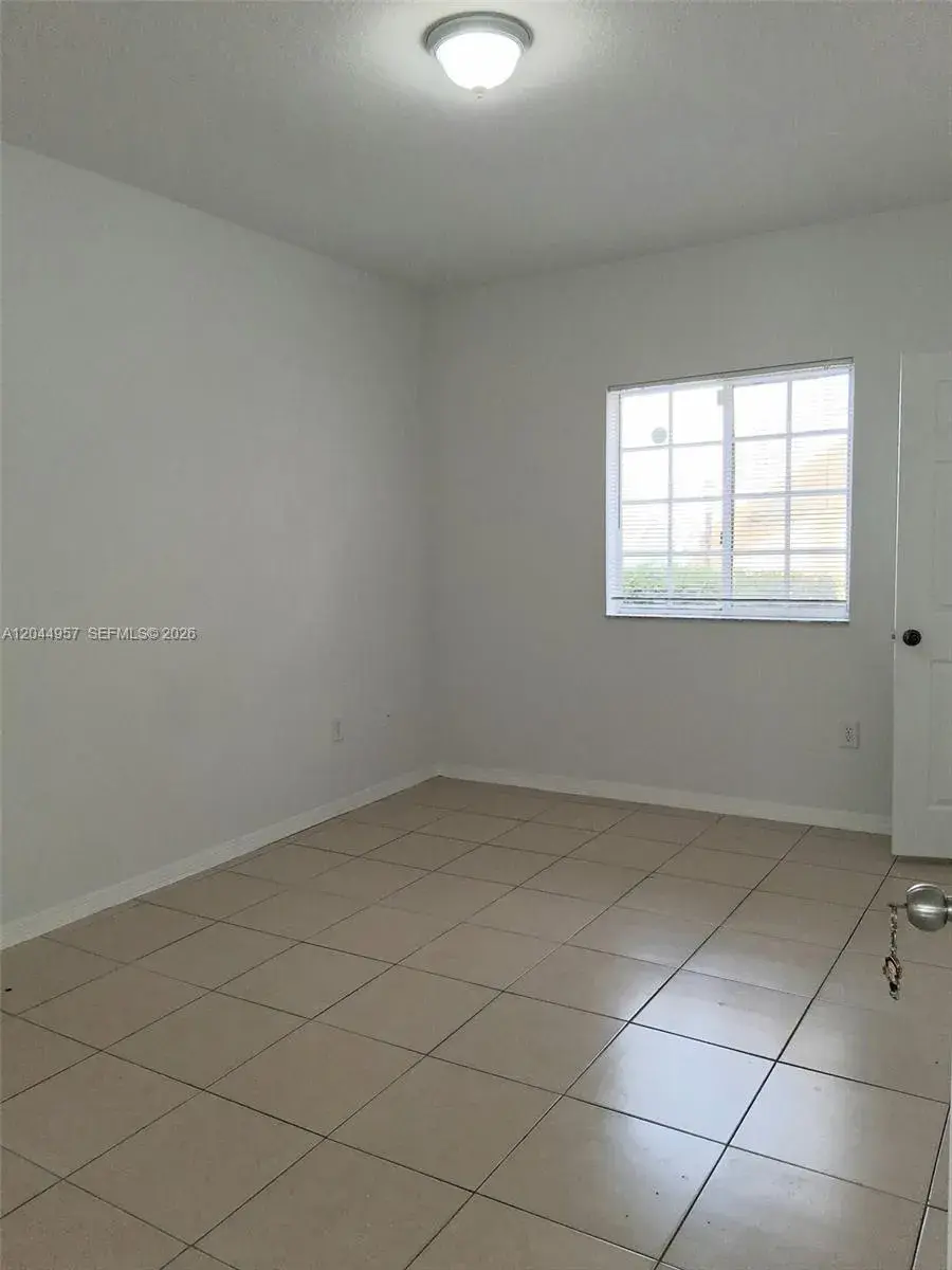 6972 NW 179th St # 4, Hialeah FL 33015