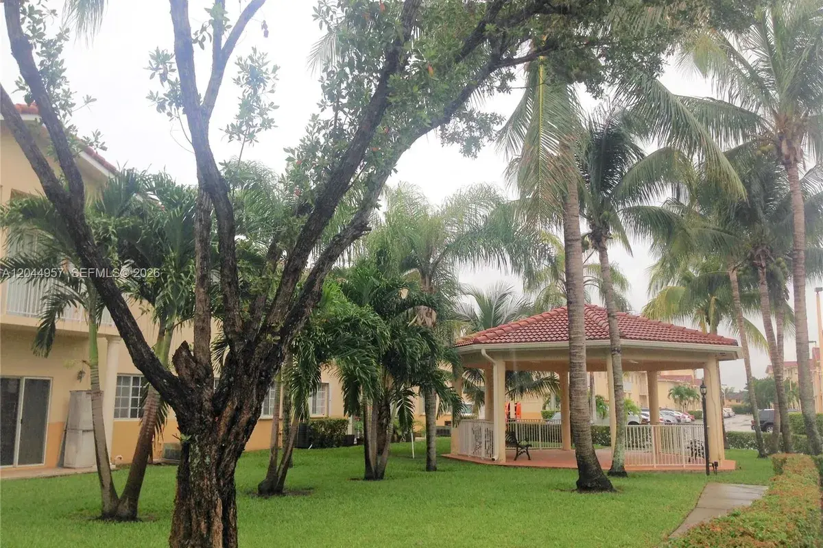 6972 NW 179th St # 4, Hialeah FL 33015