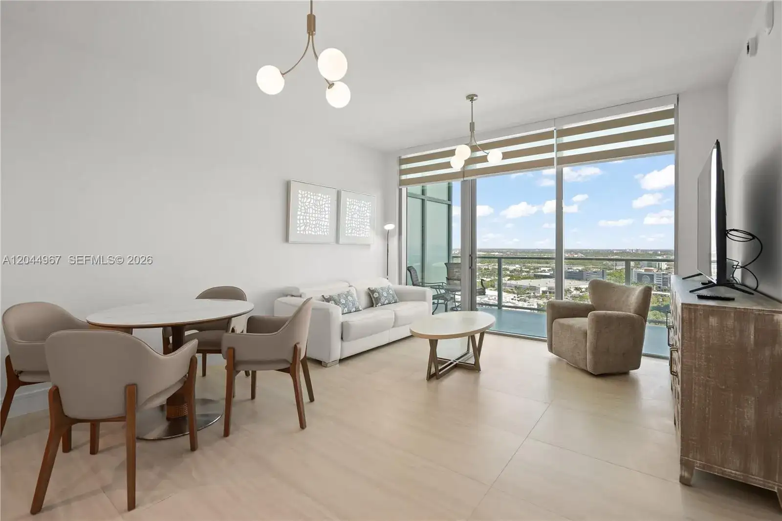 2411 Laguna Circle # 1207, Miami FL 33181 photo 3