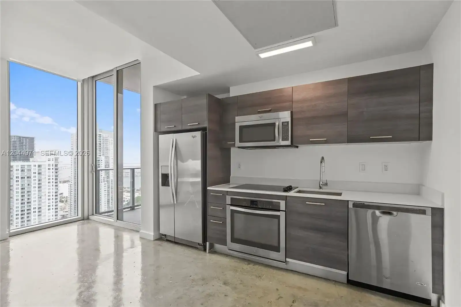 151 SE 1st St, Miami FL 33131