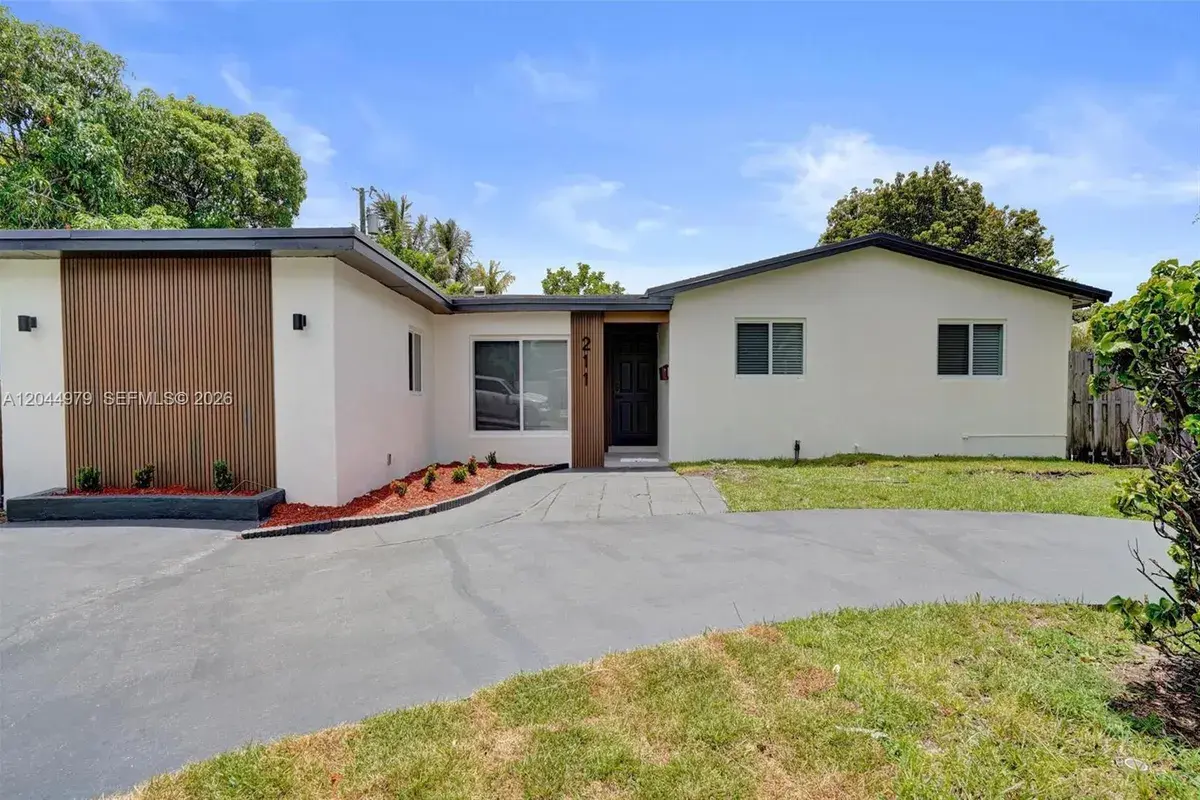 211 SW 64th Ave, Pembroke Pines FL 33023