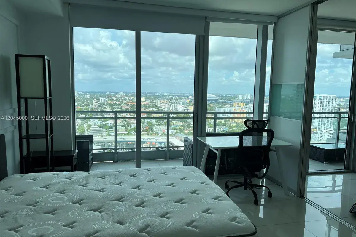 92 SW 3rd St # 3508, Miami FL 33130