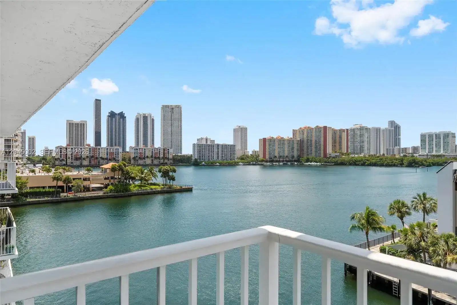 4000 NE 169th St # 607, North Miami Beach FL 33160