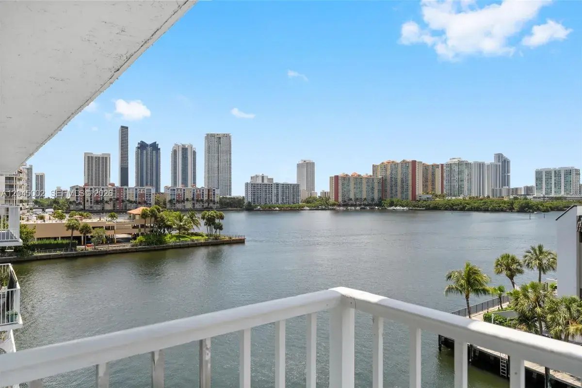4000 NE 169th St # 607, North Miami Beach FL 33160