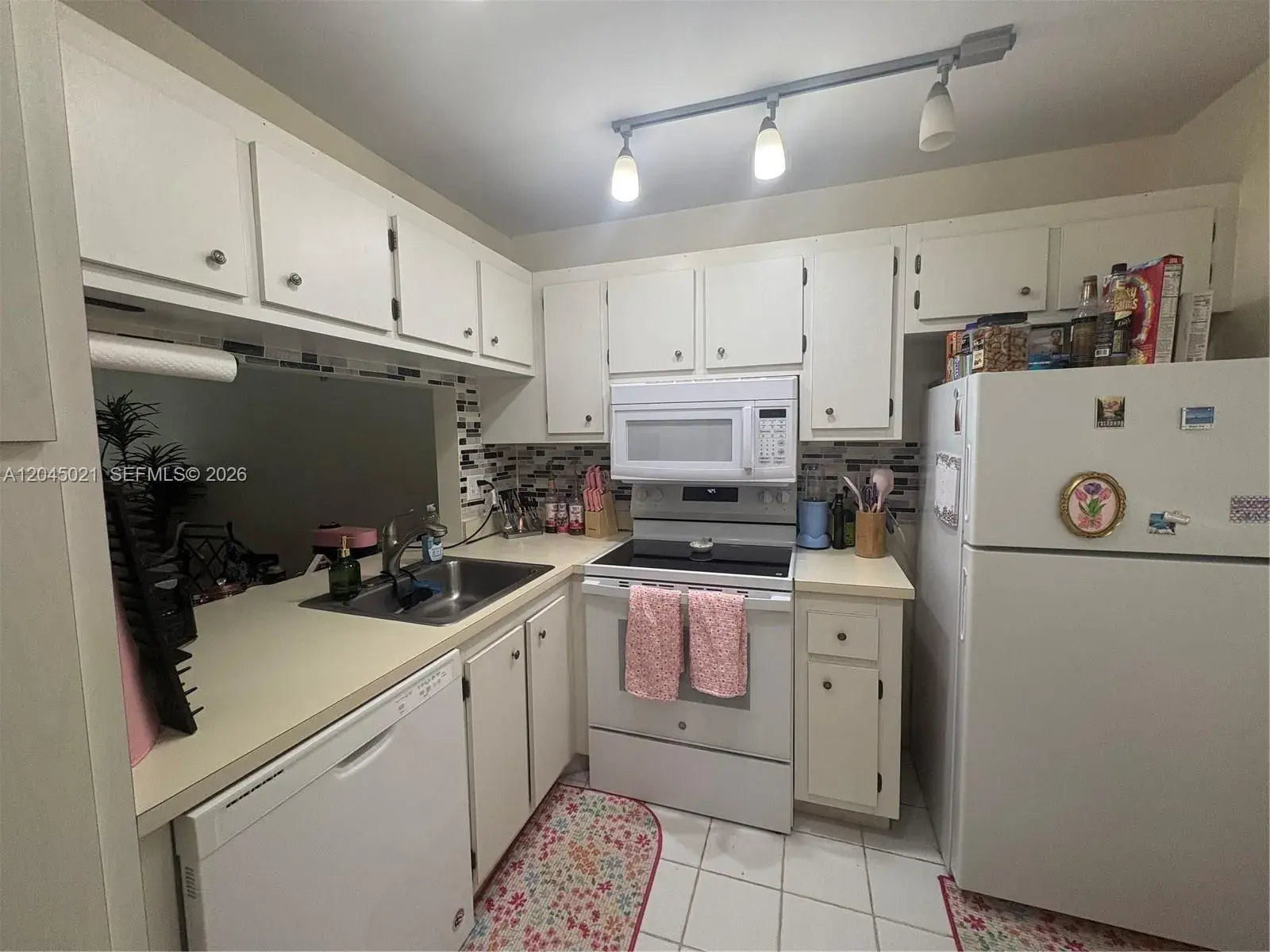 9340 Lagoon Pl # 202, Davie FL 33324