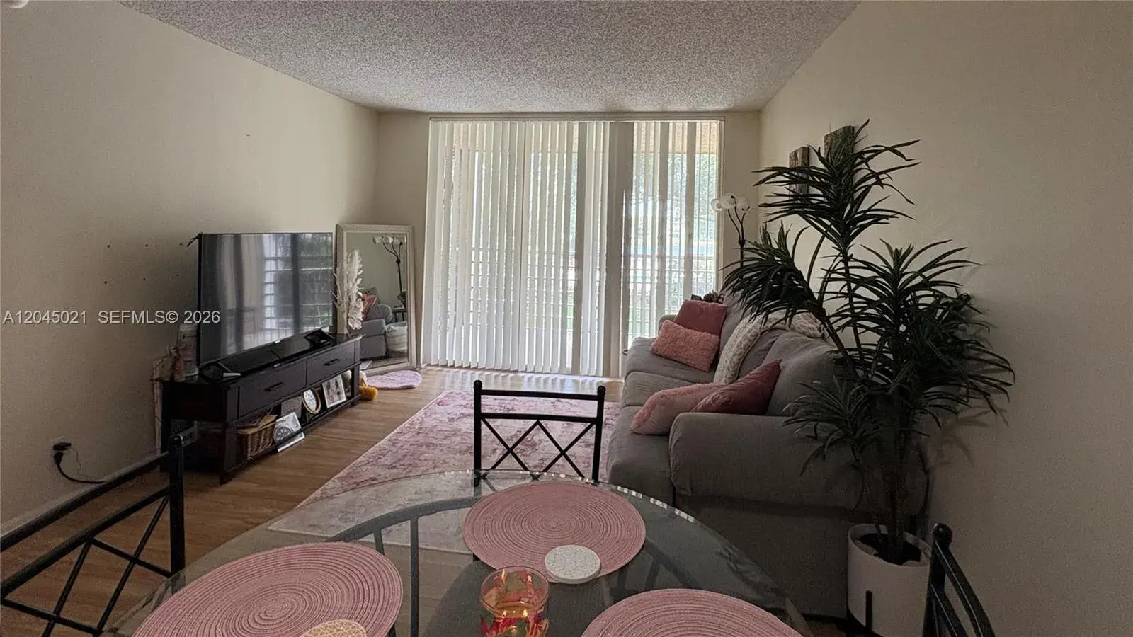 9340 Lagoon Pl # 202, Davie FL 33324