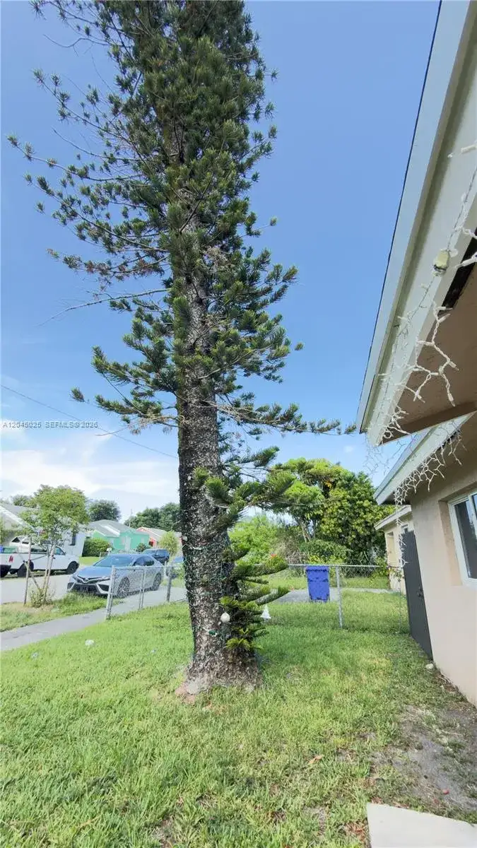 920 NW 65th St, Miami FL 33150 photo 2