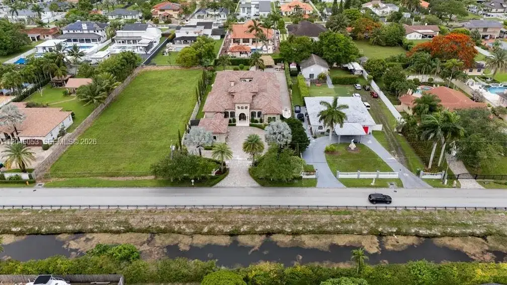 2835 SW 132nd Ave, Miami FL 33175 photo 2