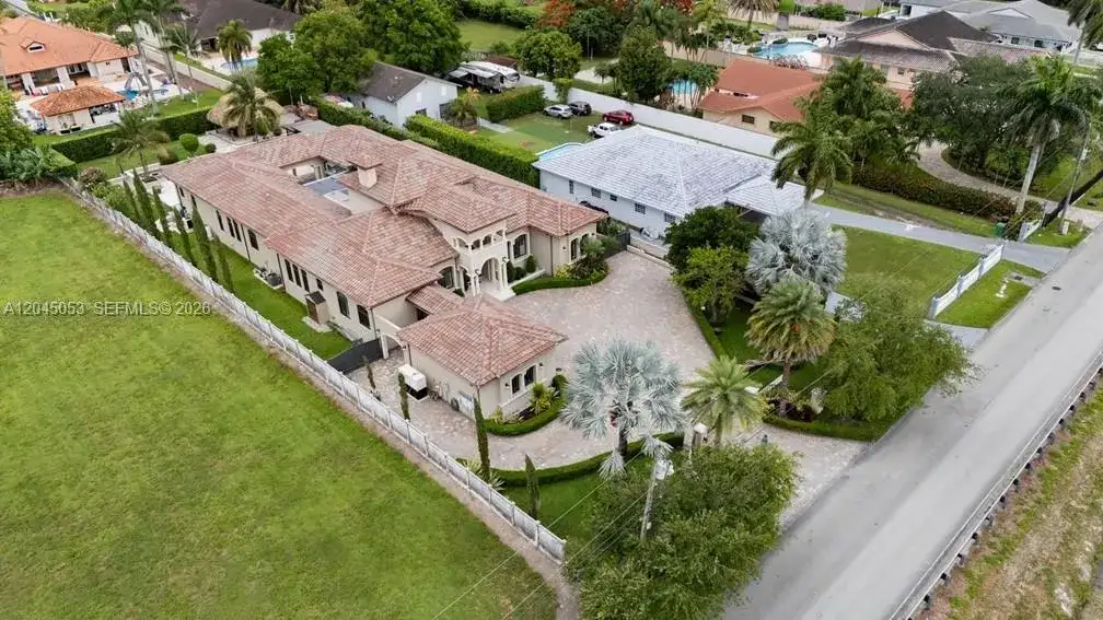 2835 SW 132nd Ave, Miami FL 33175 photo 3