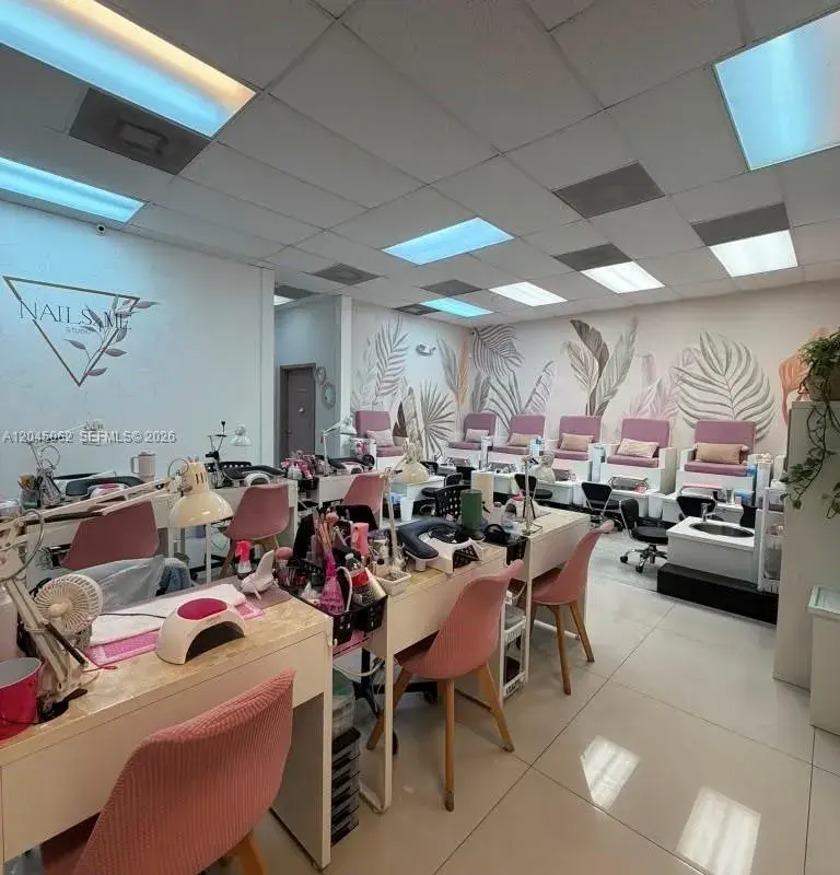 10465 SW 40th St, Miami FL 33165
