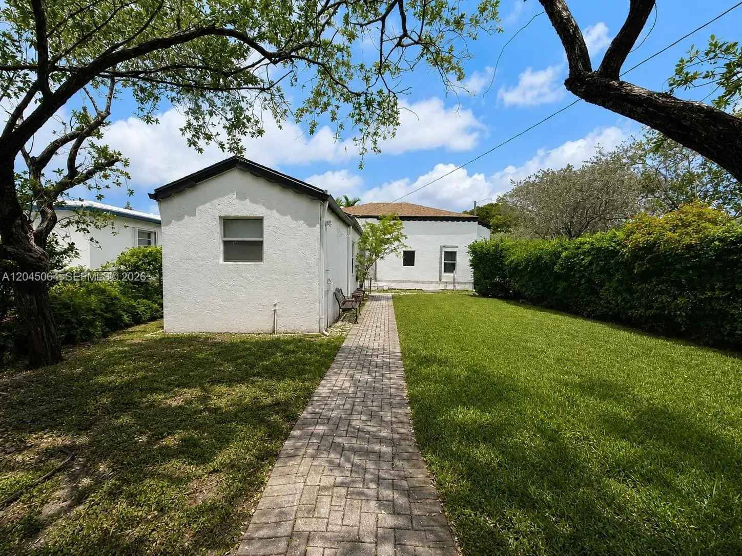 1700 Dewey St, Hollywood FL 33020