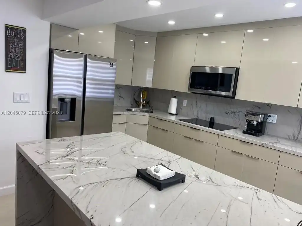 1560 W 46th St # 228, Hialeah FL 33012