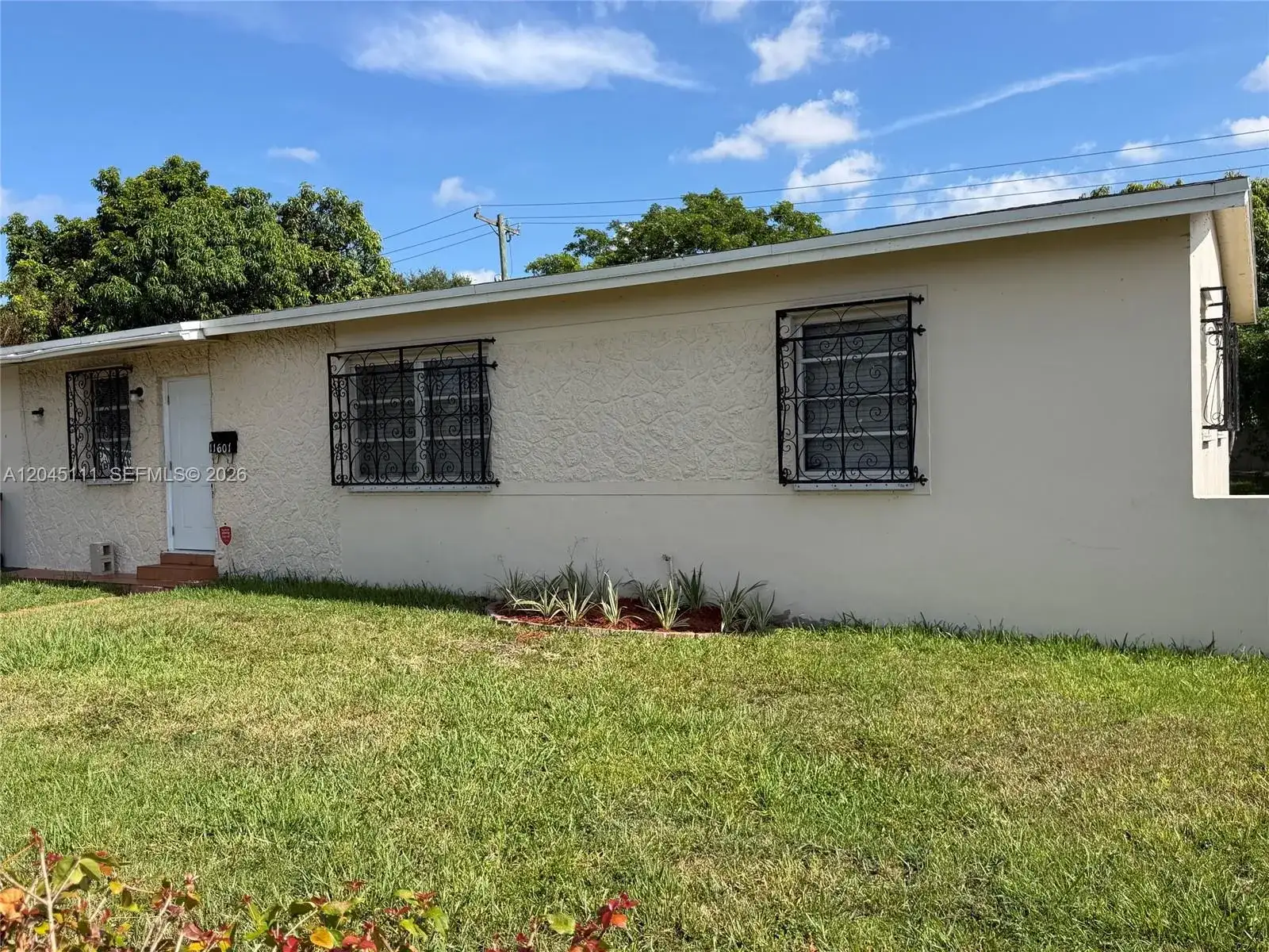 11601 Pinkston Dr, Miami FL 33176 photo 2