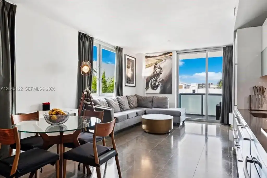 220 21st St # 401, Miami Beach FL 33139 photo 4