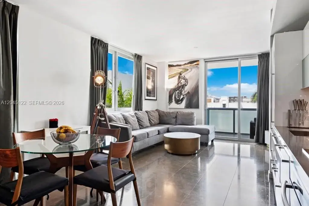 220 21st St # 401, Miami Beach FL 33139