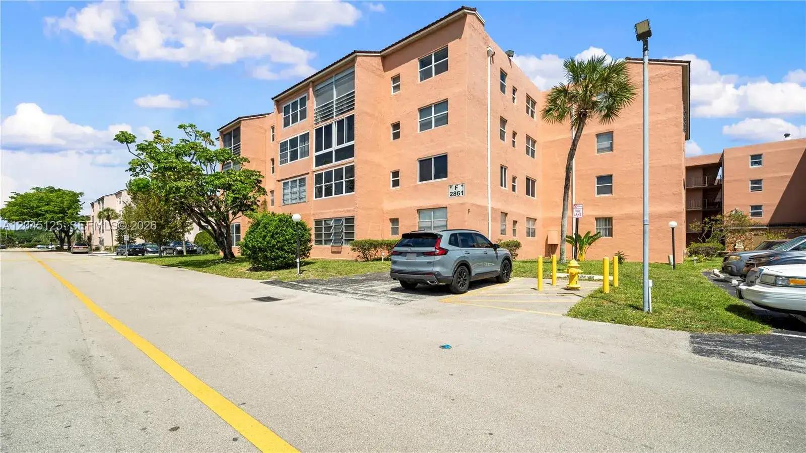 2861 Somerset Dr # 301, Lauderdale Lakes FL 33311