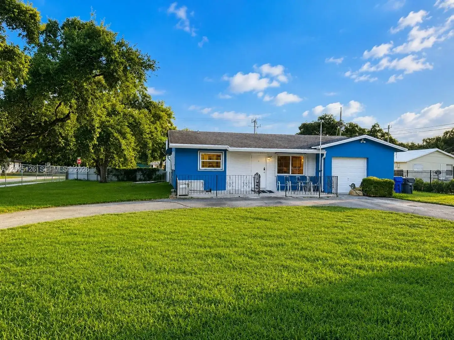 6145 Hayes St, Hollywood FL 33024 photo 2