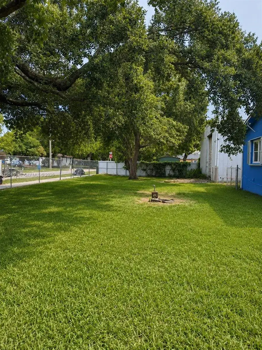 6145 Hayes St, Hollywood FL 33024 photo 5