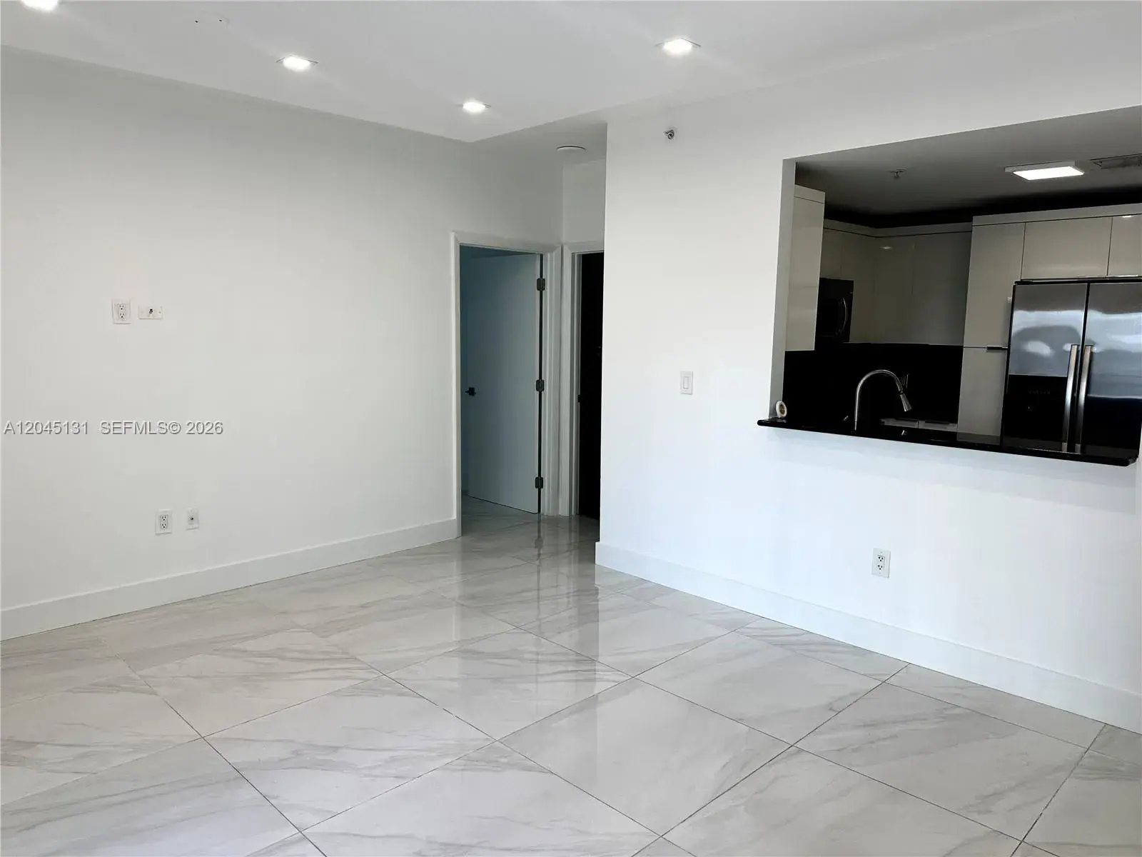 185 SE 14 Ter # 1413, Miami FL 33131
