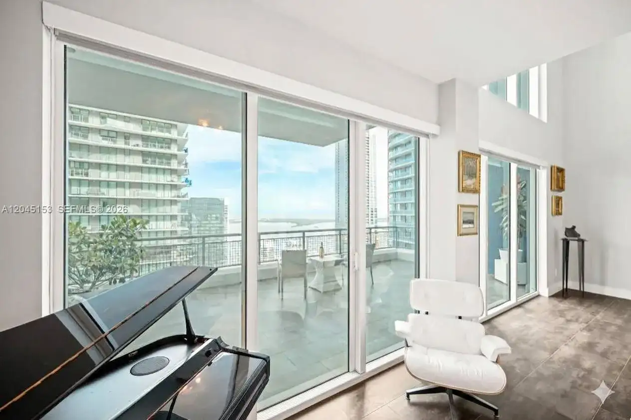 60 SW 13th St # 4002, Miami FL 33130 photo 2