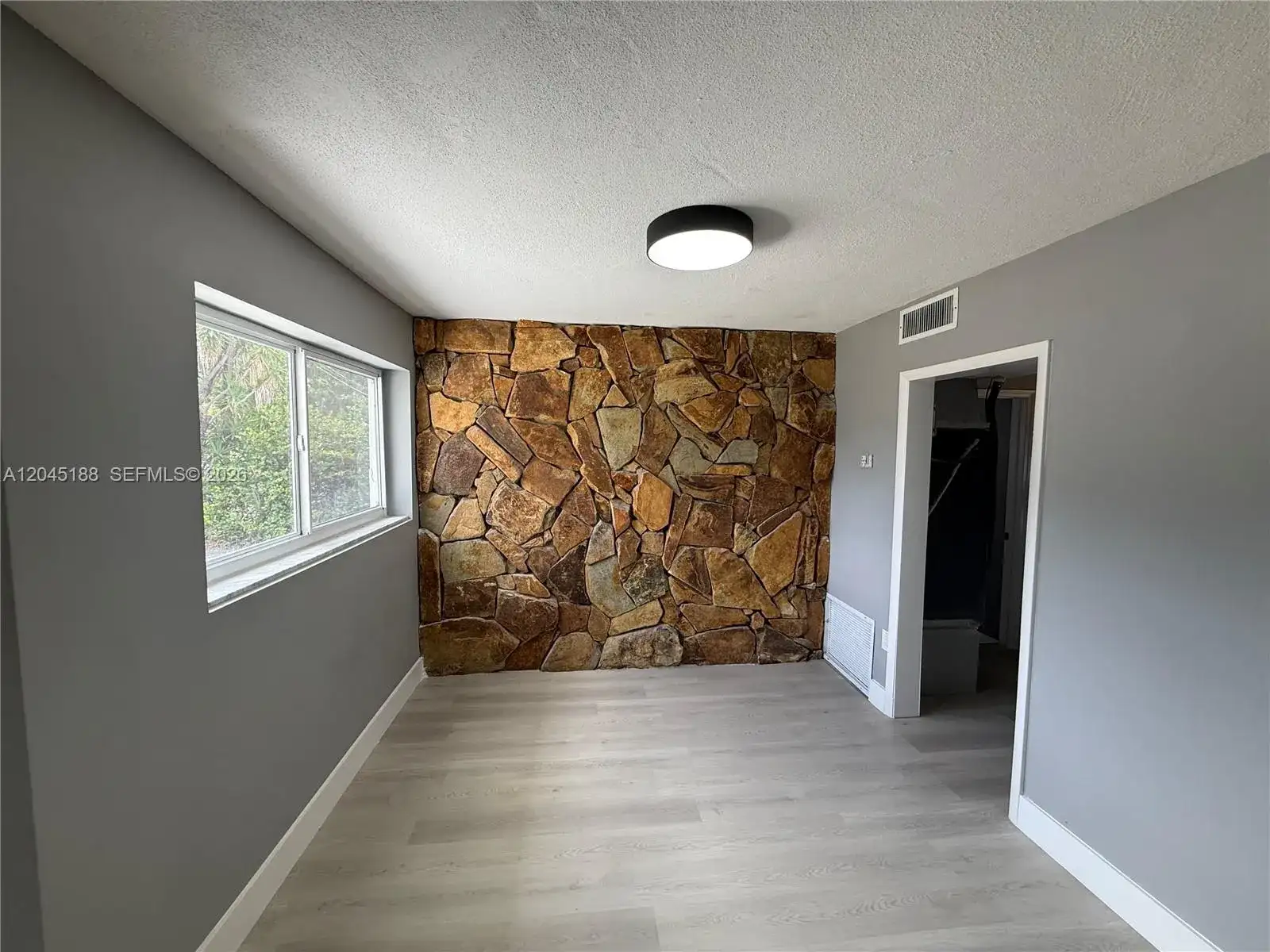 17880 NE 13th Ave, North Miami Beach FL 33162 photo 4