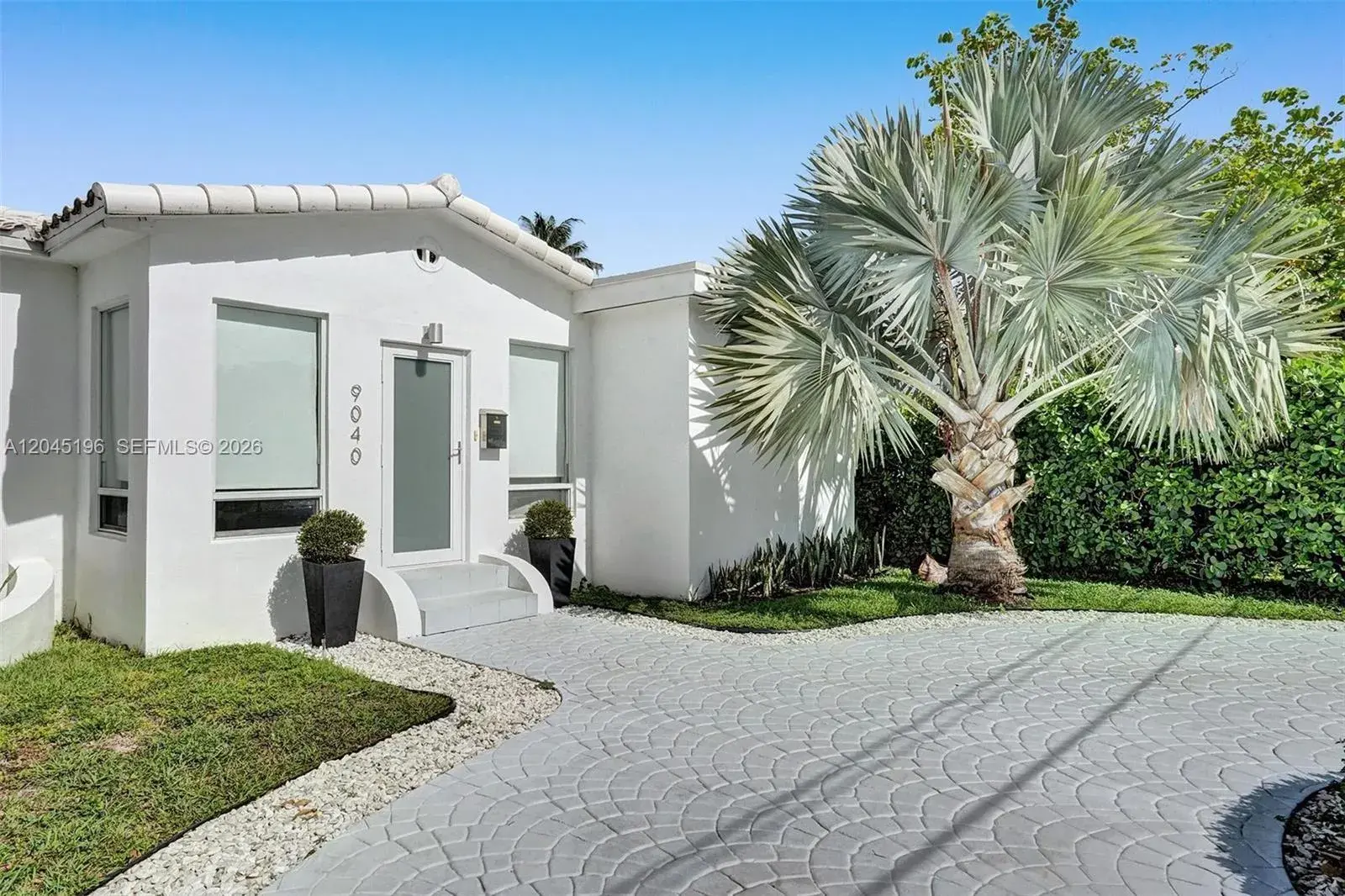9040 Carlyle Ave, Surfside FL 33154