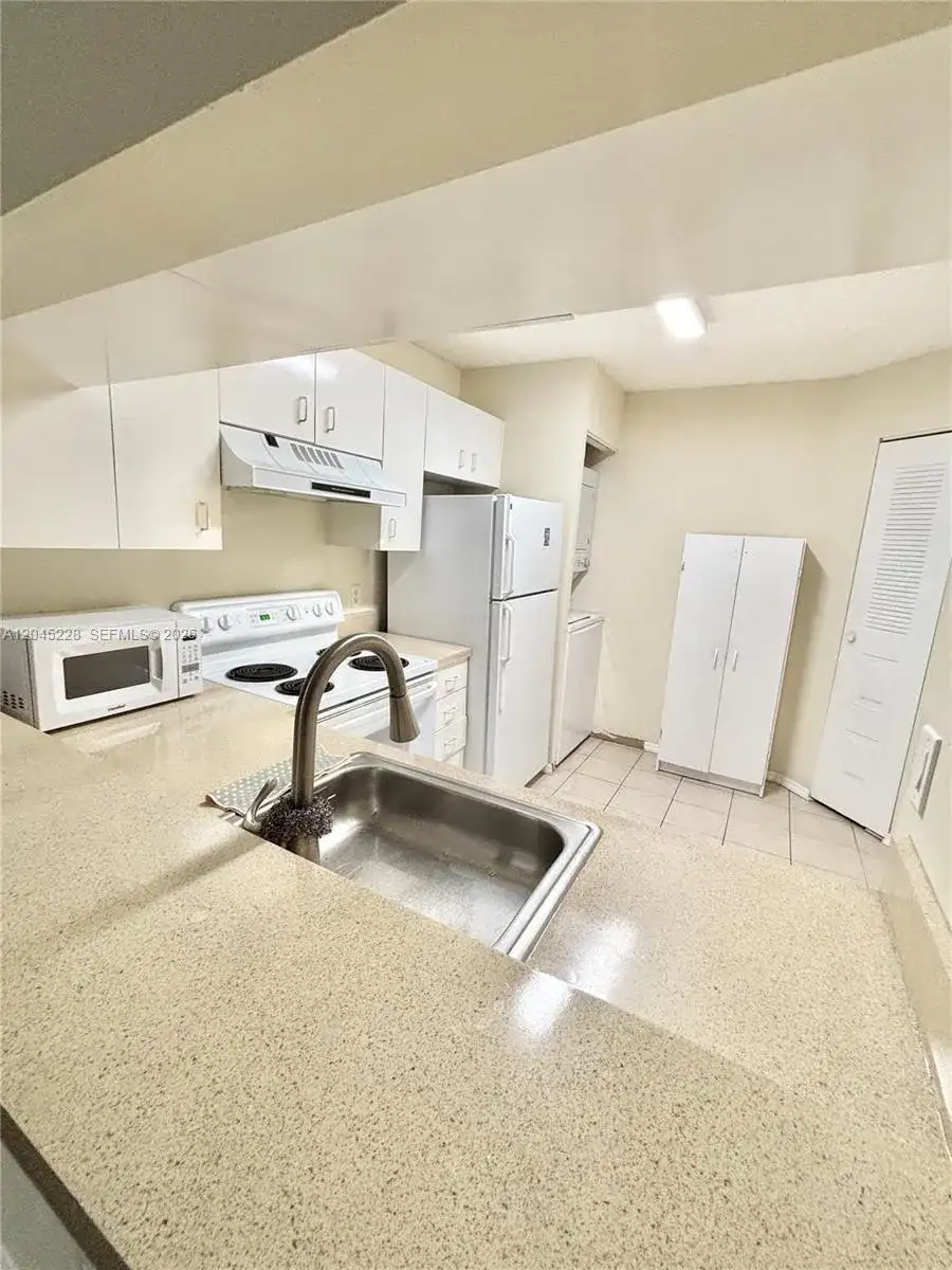 1040 Coral Club Dr # 1040, Coral Springs FL 33071 photo 3