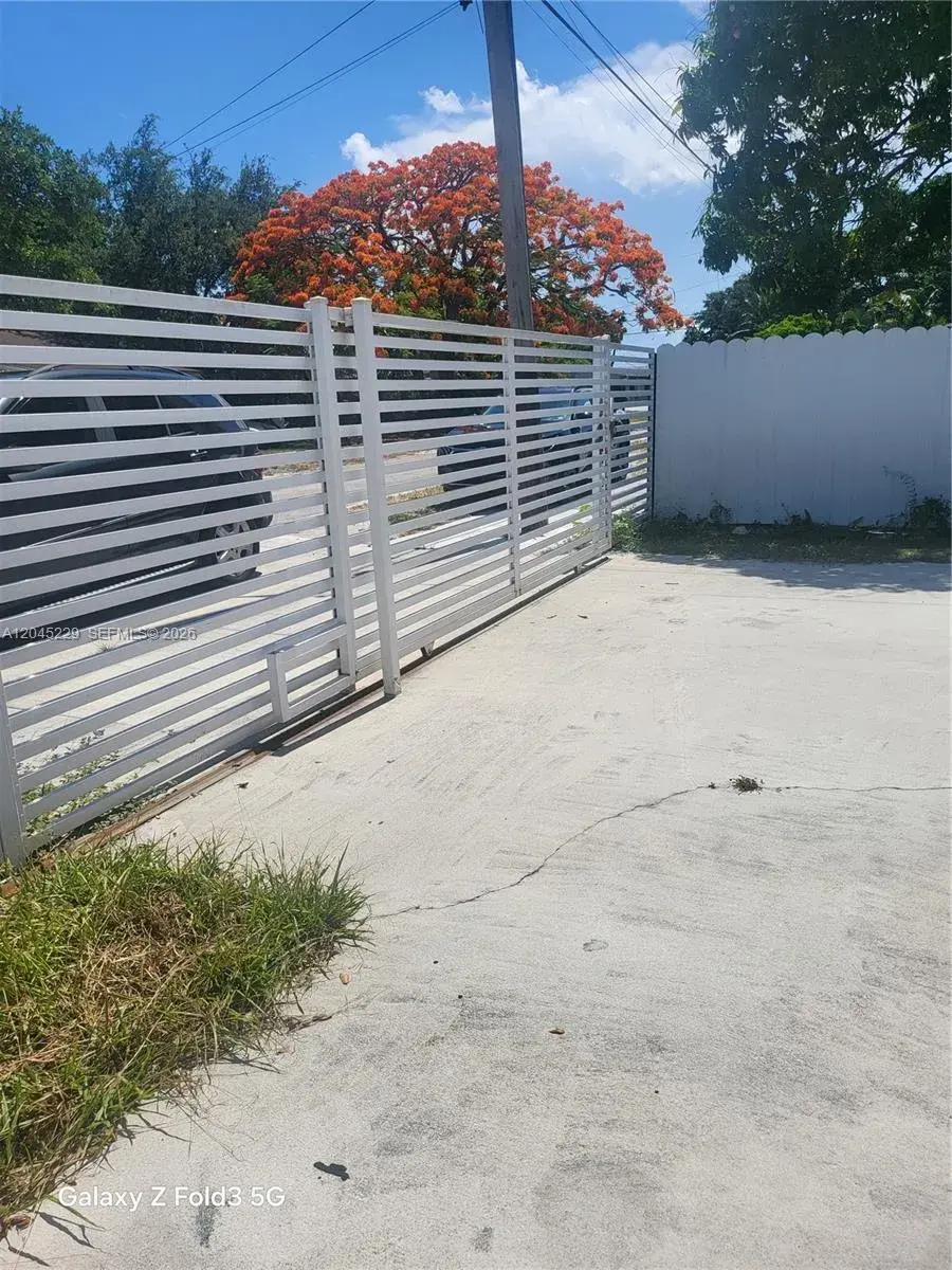 2467 NW 95th Ter, Miami FL 33147