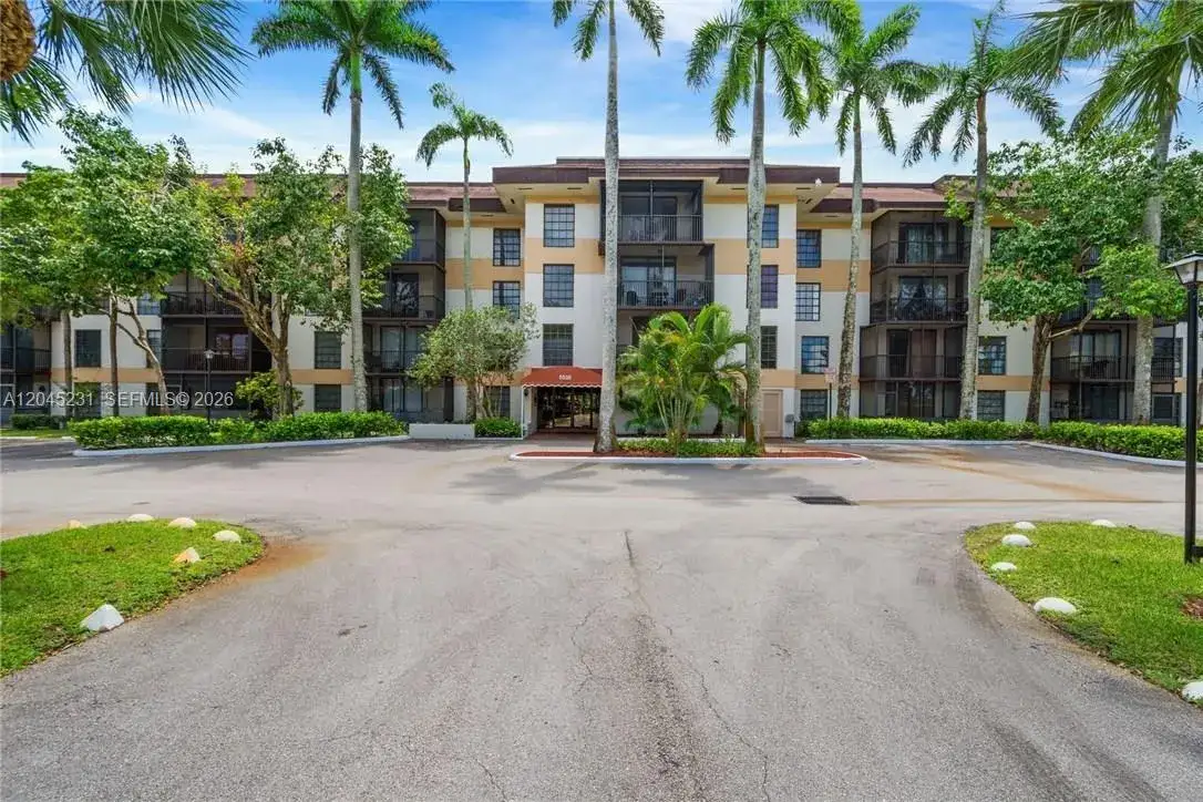 5530 NW 44th St # 408C, Lauderhill FL 33319