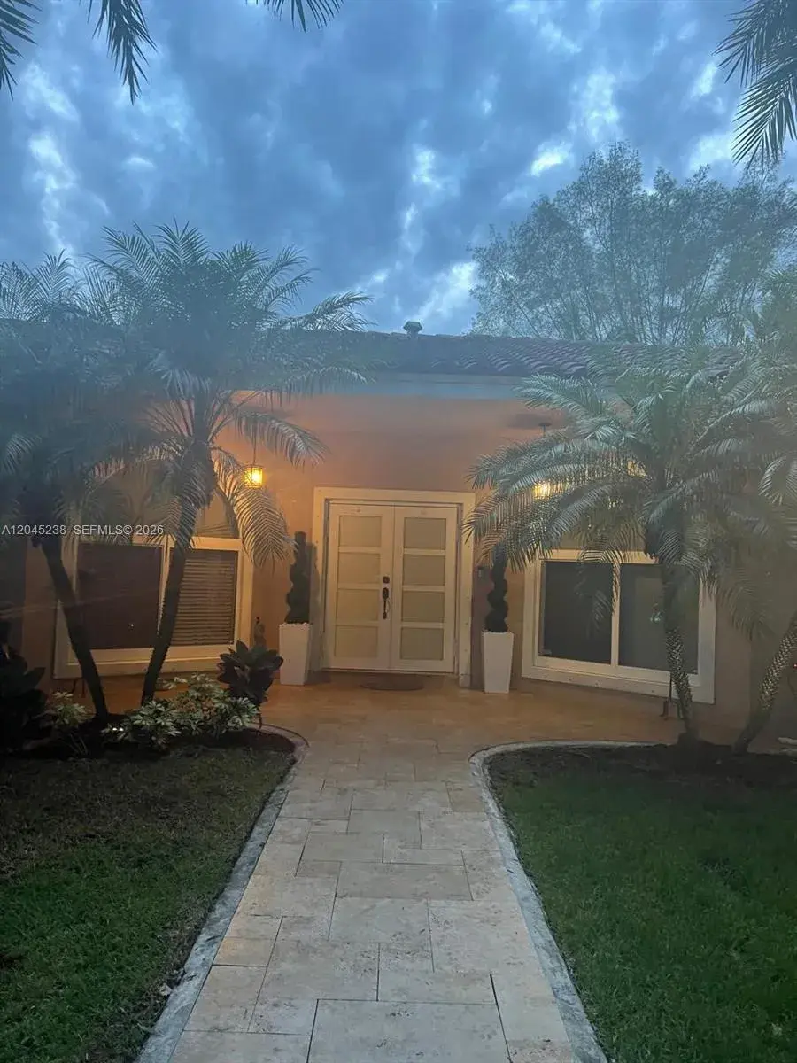 12520 Griffing Blvd, North Miami FL 33161