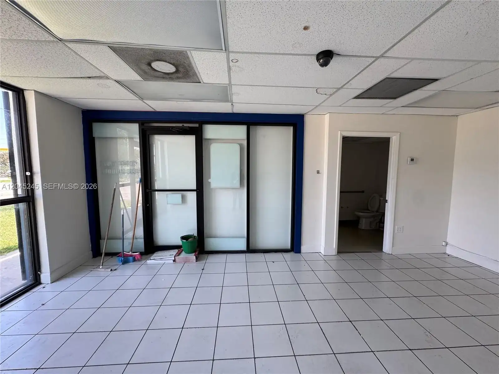 90 NW 79th Ave, Miami FL 33126 photo 2