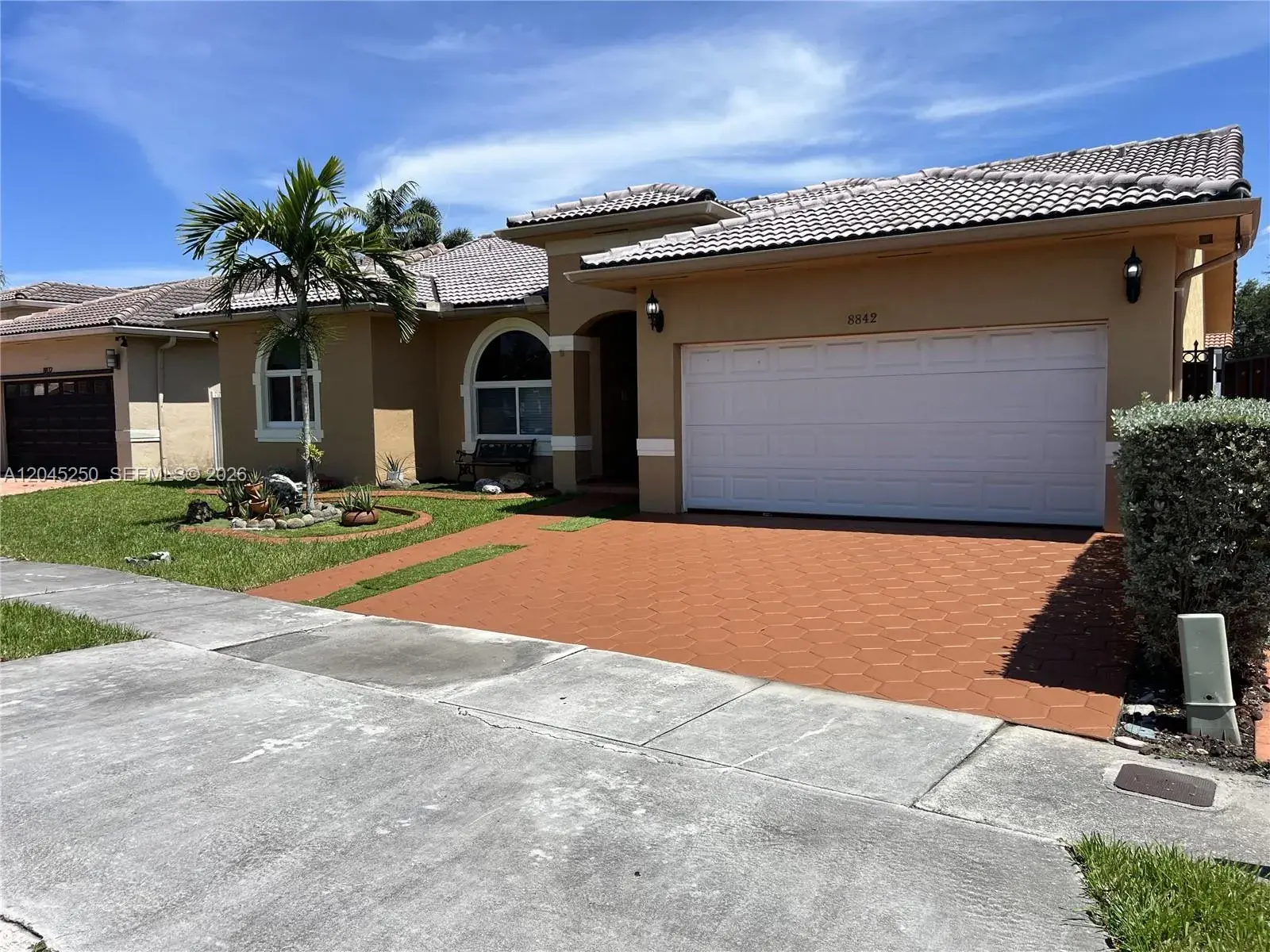 8842 NW 142nd Ln, Miami Lakes FL 33018