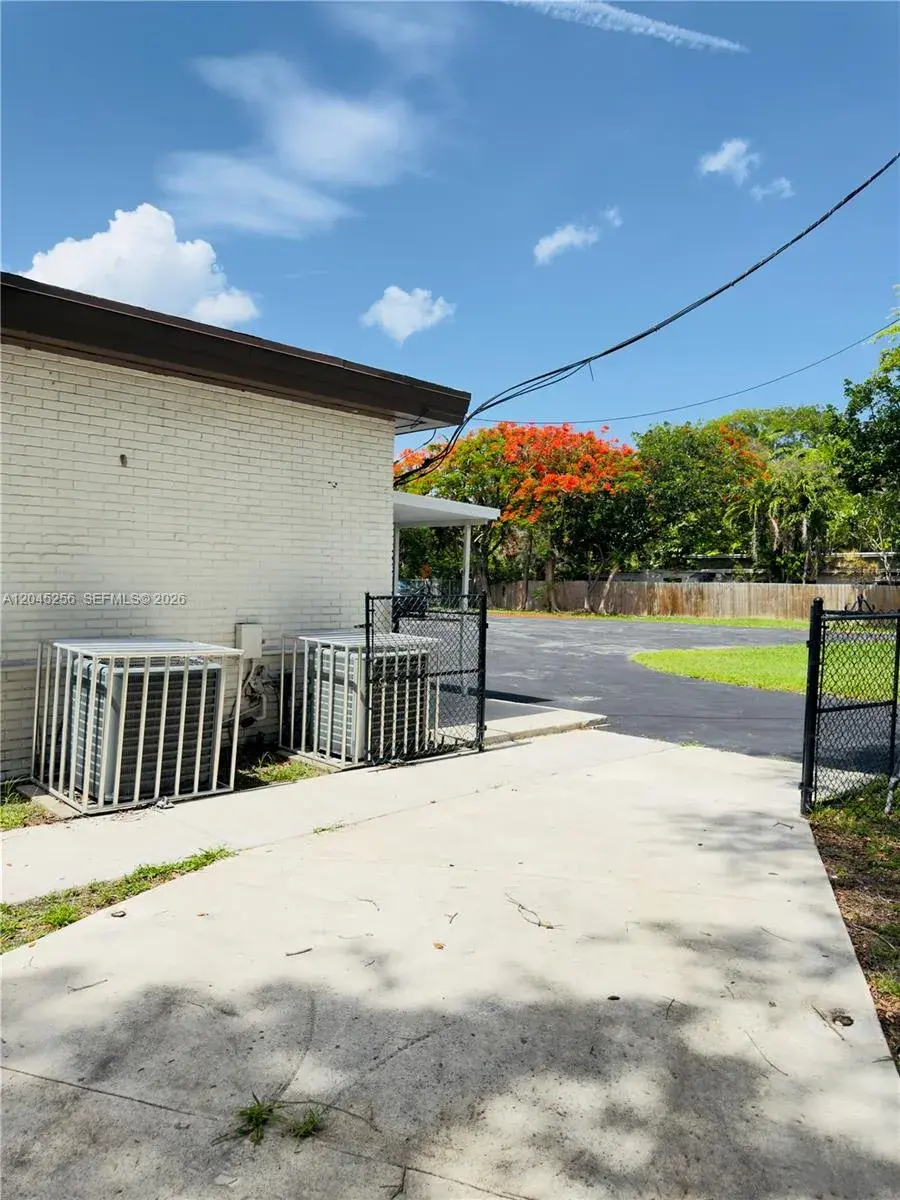 1601 S 21st Ave, Hollywood FL 33020