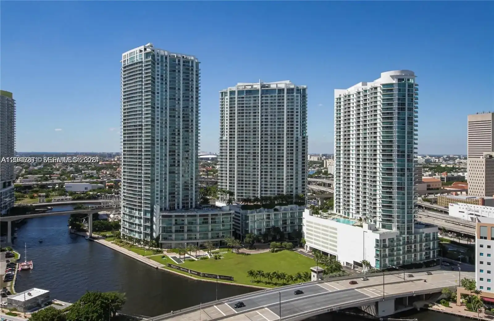 92 SW 3rd St # 3608, Miami FL 33130 photo 2